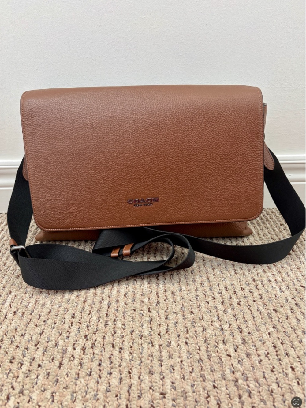 Coach messenger bag, pebbled brown leather, excellent condition!